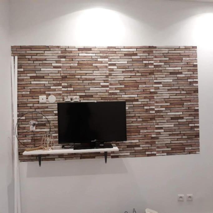 Appartement Agreable Au Centre Wifi Saint-Léonard-de-Noblat Exterior foto